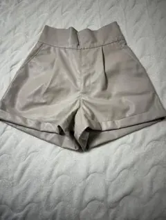 GRL ベージュ レザーハイウエストショートパンツ Mサイズ