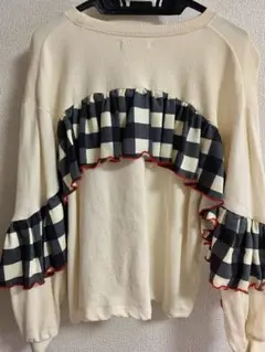 マーキーズ　フリル付きトレーナー140