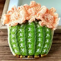 花サボテンの大きなブローチ 07 ハンドメイド 大ぶりサイズ