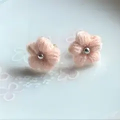 13 ハンドメイド　ピアス　かぎ針編み　お花のモチーフ