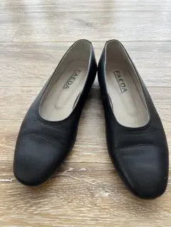 【値下げ】FAEDA パンプス ブラックのサムネイル