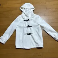 CLOSSHIのスタイリッシュショートコート ホワイト