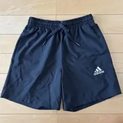 アディダス　ハーフパンツ　ショートパンツ　スポーツウェア　黒　Mサイズ