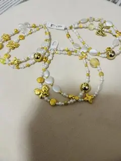 ハンドメイド 花と蝶の携帯ストラップ　三本セット