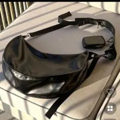 【NUGU】ストラップハーフムーンバッグ