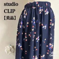 美品　スタジオクリップ　ネイビー花柄フレアスカ一ト