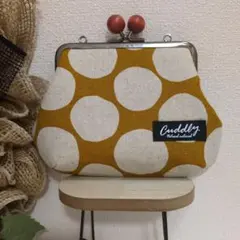 ハンドメイド　木玉がま口ポーチ（ドット柄　マスタード）