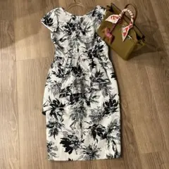 JUSGLITTY フラワープリント 半袖ワンピース サイズ1