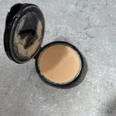 イヴ・サンローラン　ラディアントタッチグロウパクト　B10 レフィル