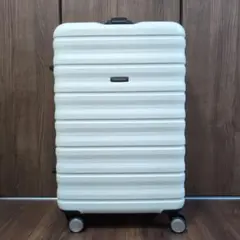 サムソナイト　ホワイトスーツケース預け入れサイズ