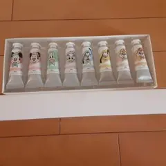 新品　ディズニーハンドクリームセット　8個入り