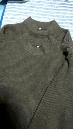 ユニクロ　スフレヤーンクルーネックセーター　オリーブグリーン Ｌサイズ２着セット
