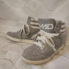 Item thumbnail for item a9085d56-8bf1-47e1-9960-3d7eb62a609d