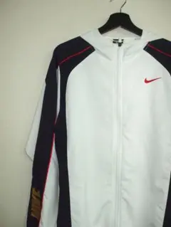 人気　NIKE ナイキ トリコロールナイロンパーカー