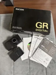 RICOH GXR S10 P10 元箱 LC-2セット本体 デジタルカメラ - メルカリ