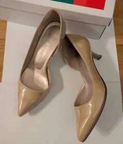 銀座かねまつ　エナメルパンプス