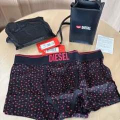 新品DIESEL バレンタイン限定コラボ　スマホバッグ　アンダーウェア黒　セットのサムネイル