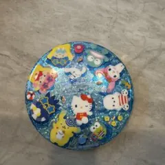サンリオキャラクターズ 缶バッジ ブルー ラメ入りのサムネイル