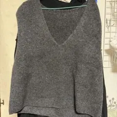 未使用　ユニクロ 3DスフレヤーンVネックベスト　ダークグレー　L