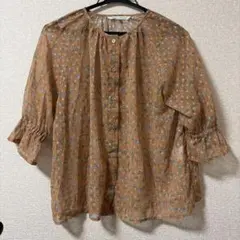 テチチ　日比谷花壇コラボ　花柄ブラウスのみ　未使用に近いのサムネイル