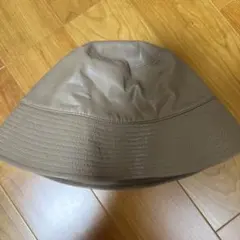 レザー　バケットハット　ベージュ
