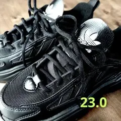 アディダス adidas オズガイア 23.5cm - メルカリ