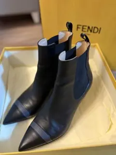 fendi ポインテッドトゥ アンクルブーツのサムネイル