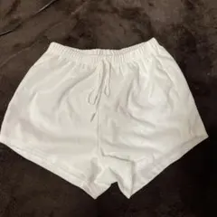 未使用　白　ショートパンツ　S