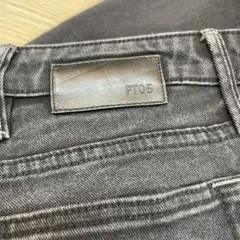 PT05 ブラック ストレートデニム パンツのサムネイル