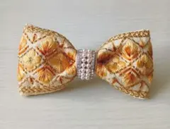 インド刺繍とパールのリボンヘアピン パッチン　クリームイエロー
