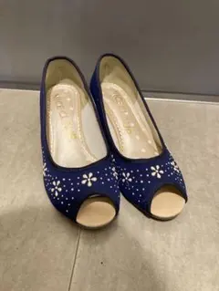 ナイスクラップ オープントゥパンプス ネイビー 花柄ビジューのサムネイル