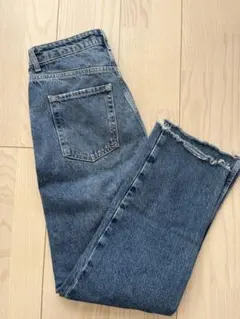 ストレートデニム