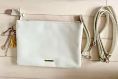 ホワイト合成皮革ショルダーバッグ