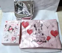 ディズニーストア　シークレットおでかけセット　ミニー　ポーチ