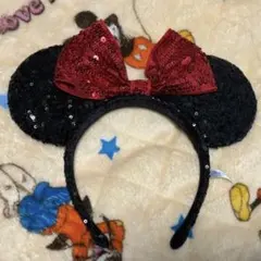 ディズニー　カチューシャ レッドリボン　ブラック