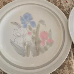 Noritake/食洗機・電子レンジ・オーブン対応/優しい色花柄/輪花 大皿
