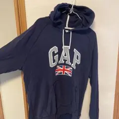 GAP 大きいロゴ　紺色パーカー