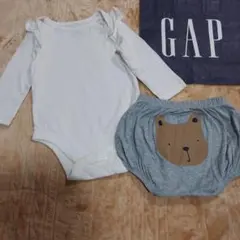 GAP フリル付きロンパースとパンツセット70