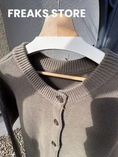FREAKS STORE✨クルーネックカーディガン【オリーブグリーン色】