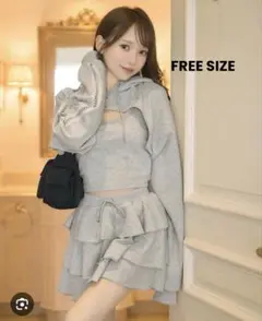 【試着のみ】ミシェルマカロン　ボレロパーカー３点セットティアードスカート　グレー