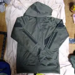 アディダスオリジナルス　パーカー ジャージ セットアップ
