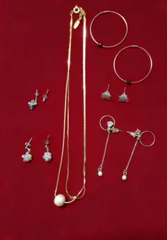 ゴールドチェーンネックレスとピアスセット中古品　6点セット　 お値下げ