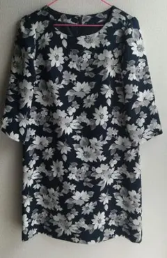 M☆ネイビー花柄ワンピース