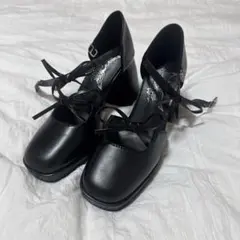 ブラックリボン付きオープントゥパンプス