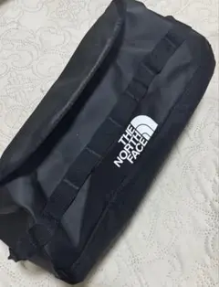 THE NORTH FACE 吊り下げられるトラベルポーチ ブラック ミラー付き