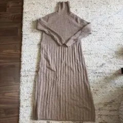 ベージュリブ編みタートルネックロングワンピース　マタニティ