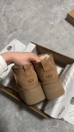 Item thumbnail for item ff8e85a5-bfad-4b83-801b-50739d1aa23f