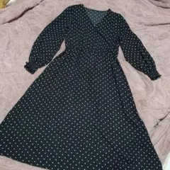 【GU】ドット柄カシュクールワンピース（黒）