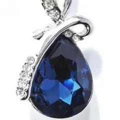 天使 の 泪  ティアドロップ 型 ペンダント 付 ネックレス