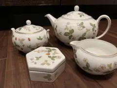 ウエッジウッド　ワイルドストロベリー　ティーポットセット